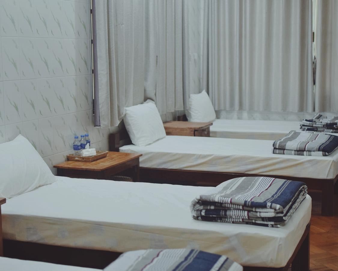 Celia Hostel Мандалей Екстериор снимка