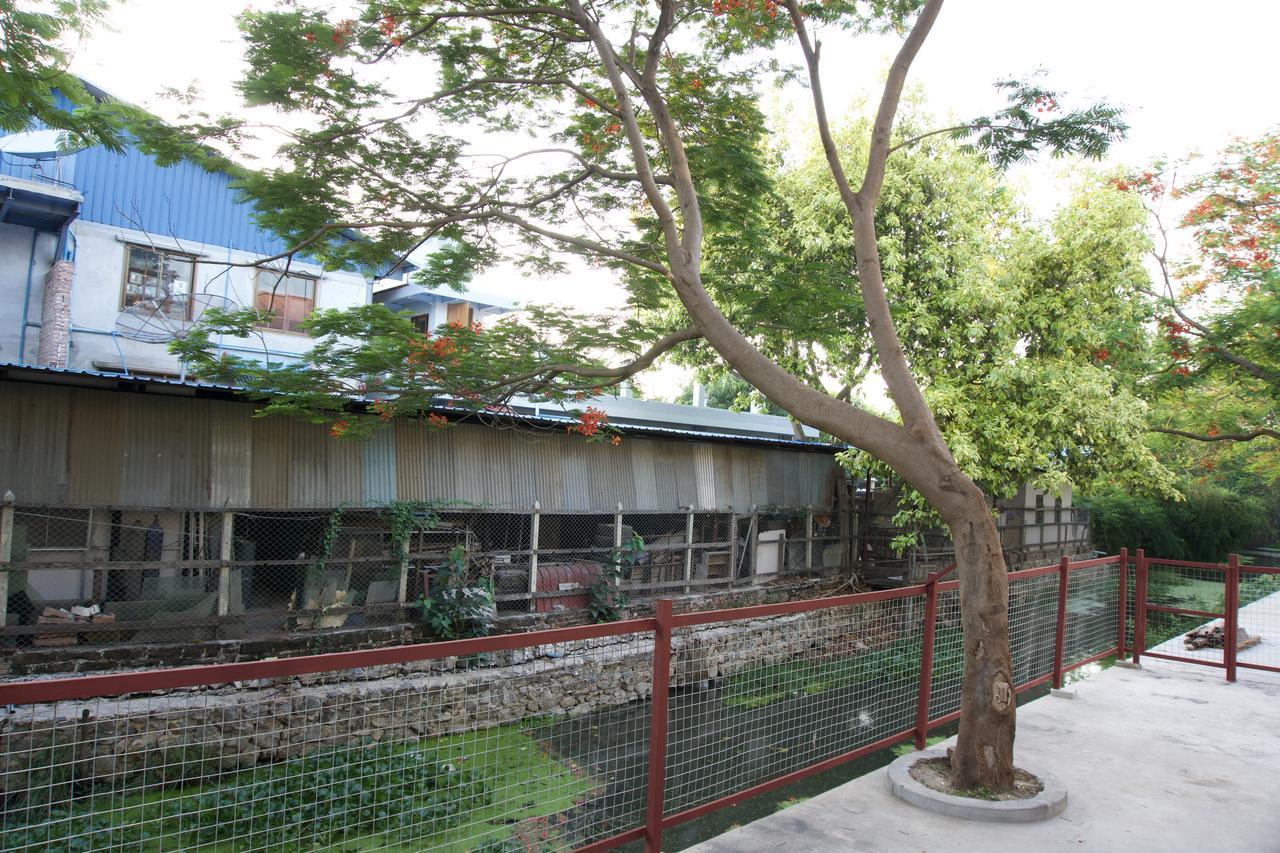 Celia Hostel Мандалей Екстериор снимка