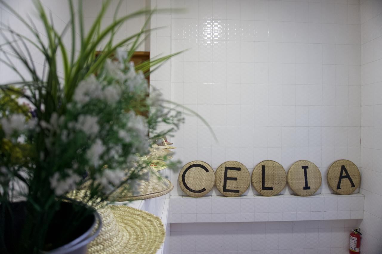 Celia Hostel Мандалей Екстериор снимка