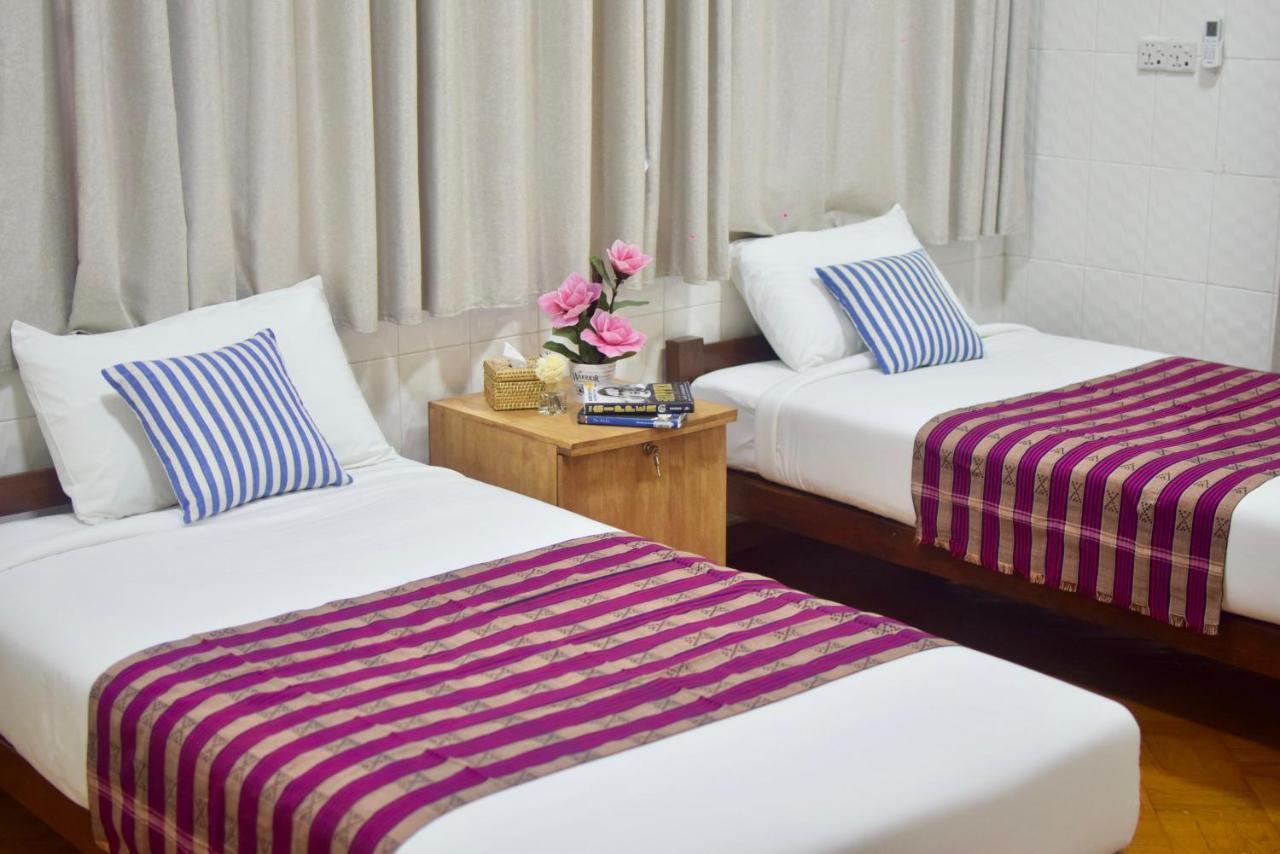 Celia Hostel Мандалей Екстериор снимка