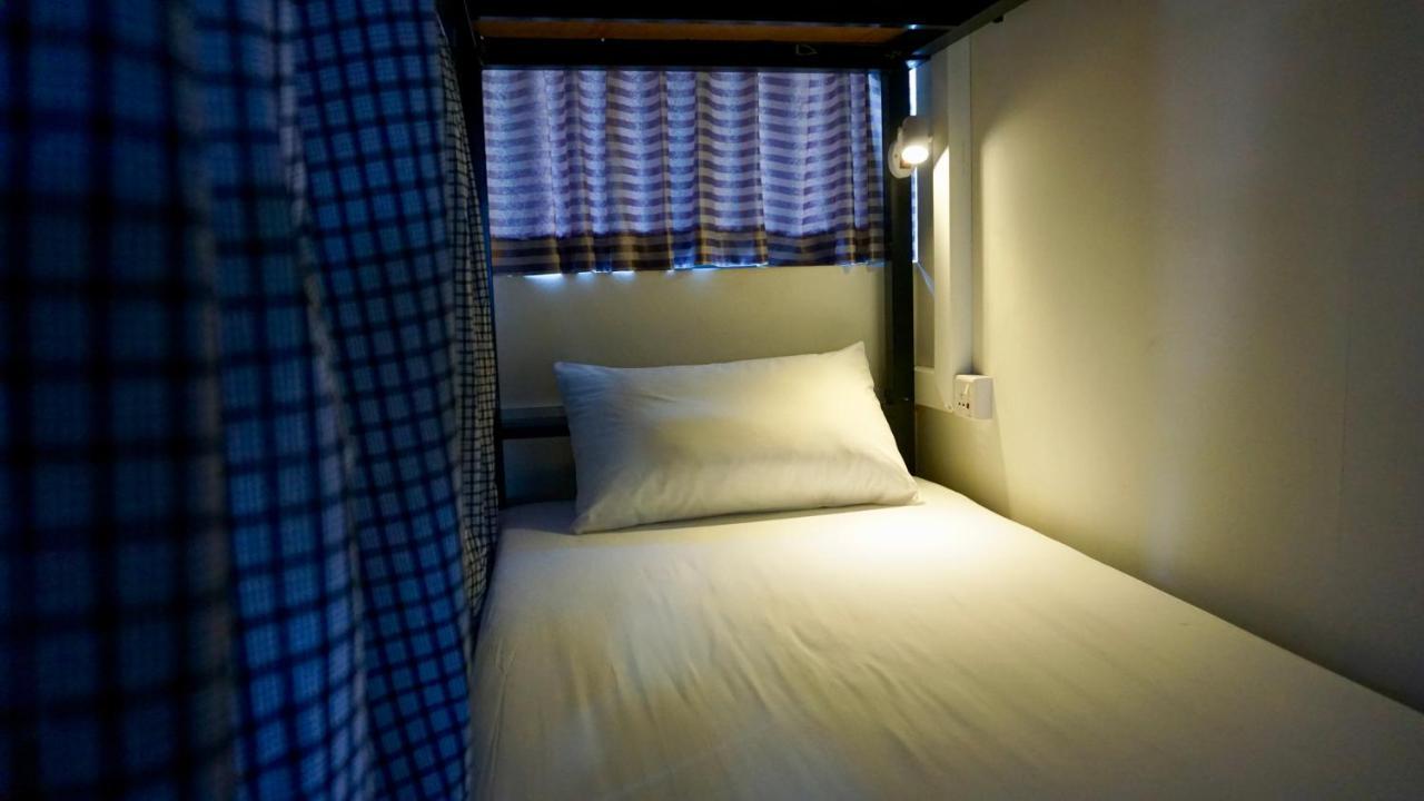 Celia Hostel Мандалей Екстериор снимка