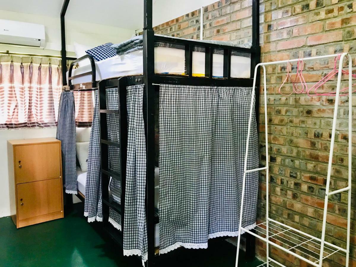 Celia Hostel Мандалей Екстериор снимка