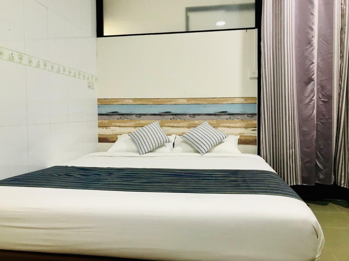 Celia Hostel Мандалей Екстериор снимка