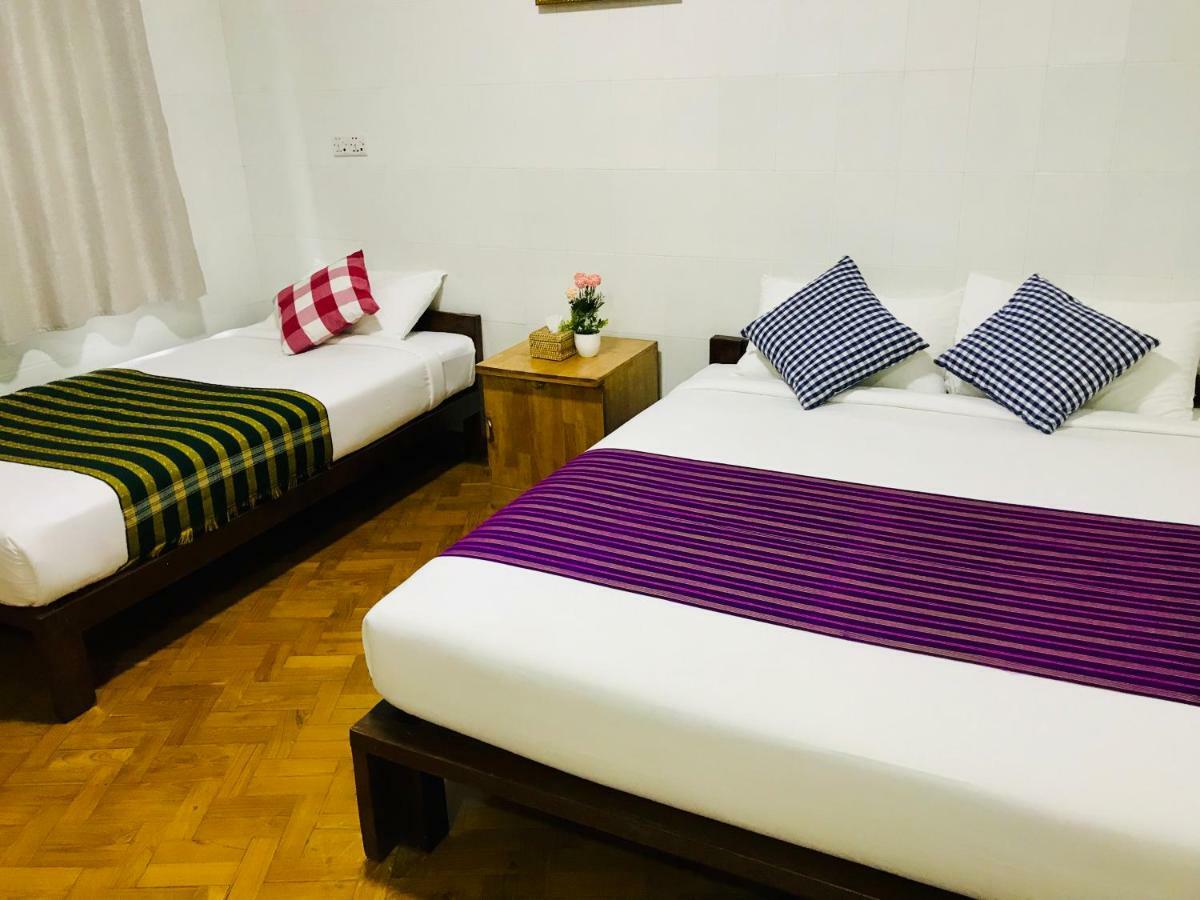 Celia Hostel Мандалей Екстериор снимка