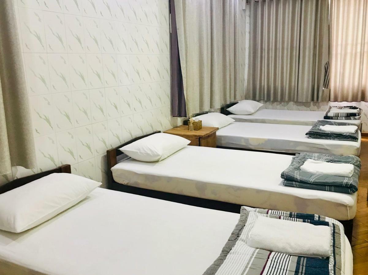 Celia Hostel Мандалей Екстериор снимка
