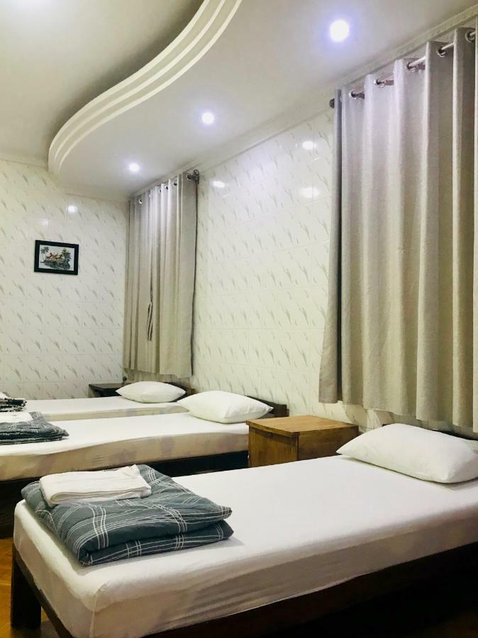 Celia Hostel Мандалей Екстериор снимка